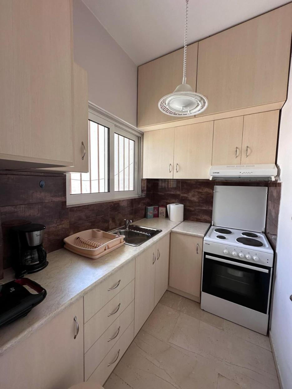 Beach Front Apartment Nea Palatia Dış mekan fotoğraf