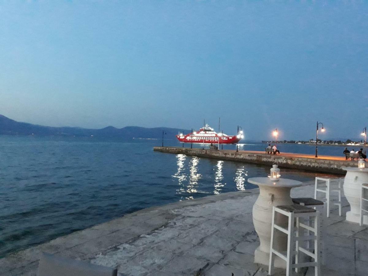 Beach Front Apartment Nea Palatia Dış mekan fotoğraf